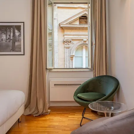 Eclectica Living By Navona Square Apartment