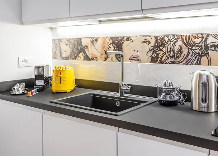 Eclectica Living By Navona Square *